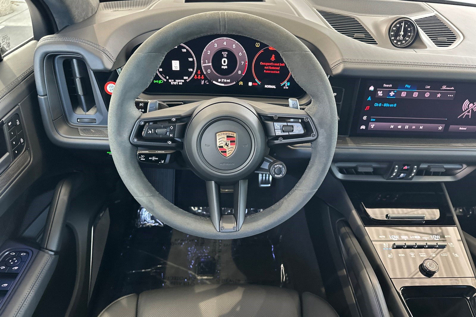 Used 2025 Porsche Cayenne GTS AWD/4WD image 18