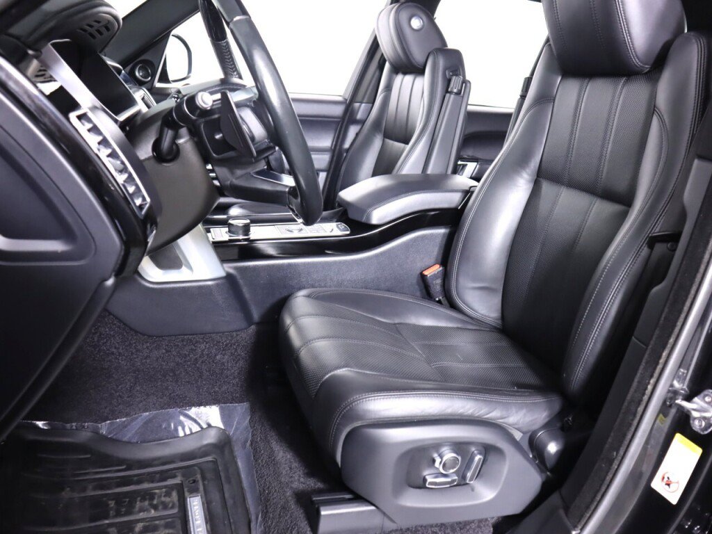 Used 2017 Land Rover Range Rover HSE AWD/4WD image 34
