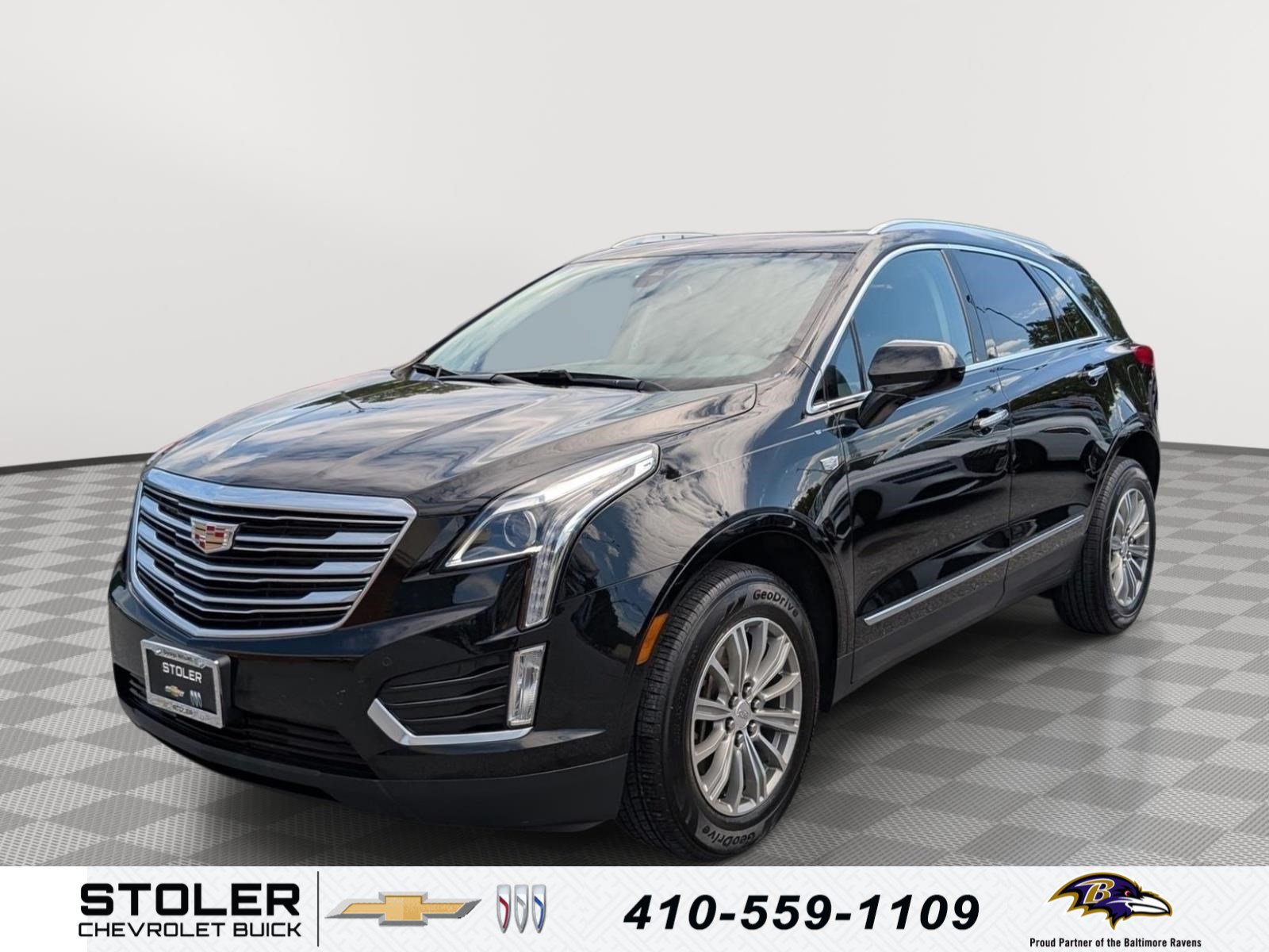 Used 2017 Cadillac XT5 Luxury w/ Driver Awareness Package FWD image 1