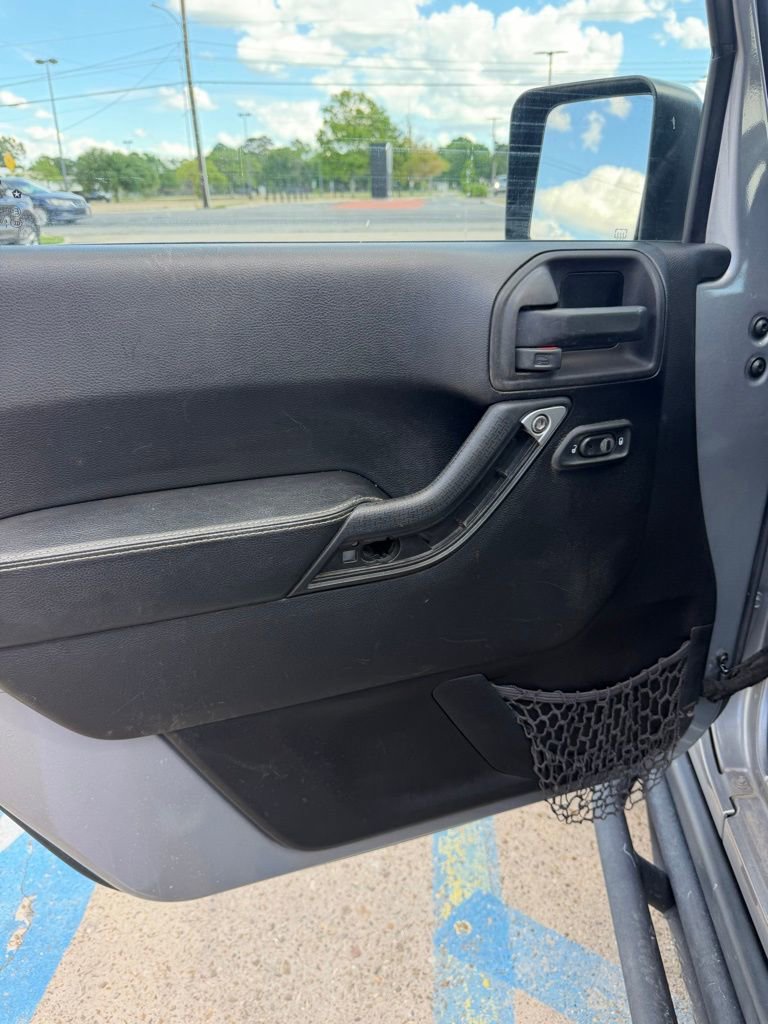 Used 2015 Jeep Wrangler Unlimited Sport image 10