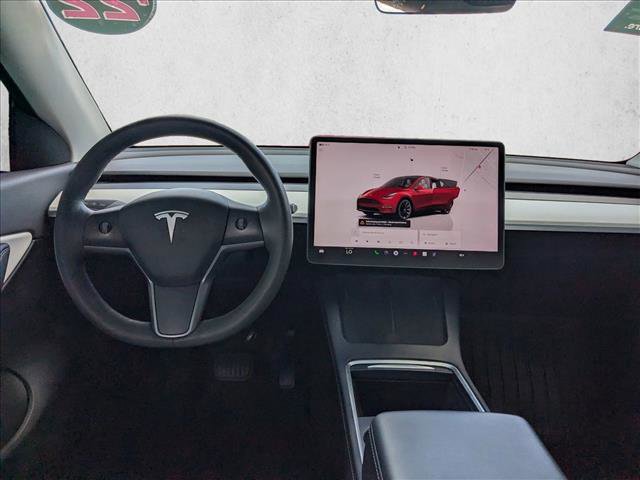 Used 2022 Tesla Model Y Long Range image 17
