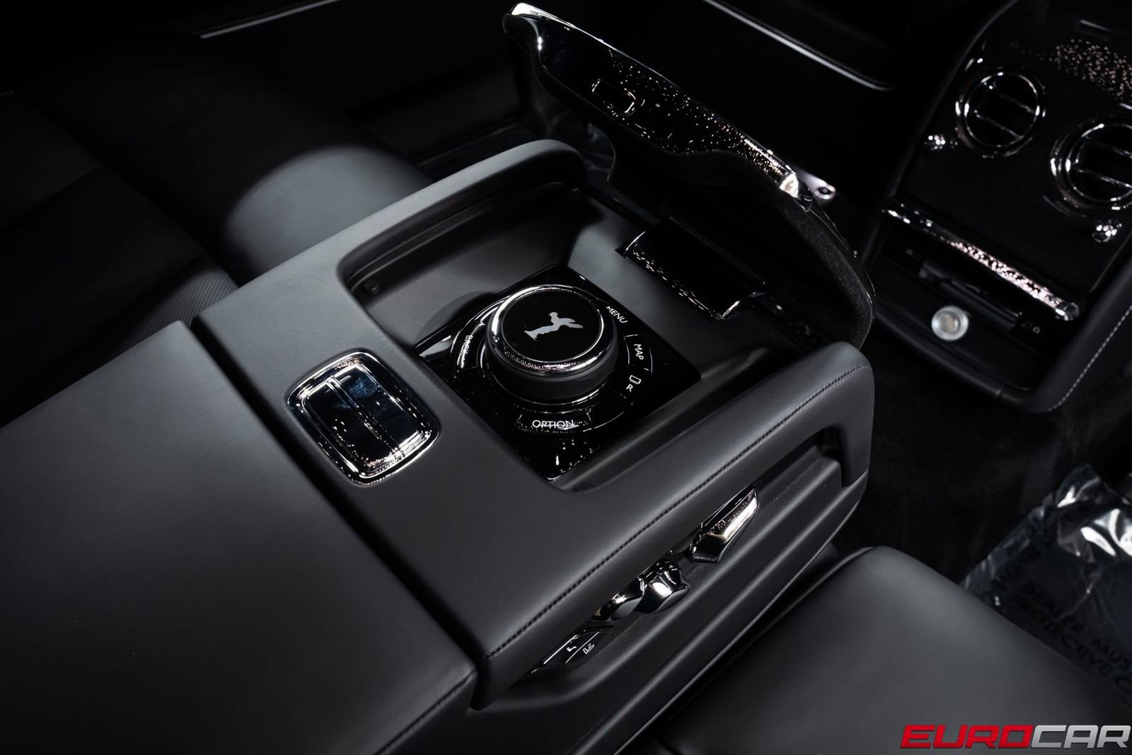 Used 2024 Rolls-Royce Phantom Sedan w/ The Phantom Package RWD image 42