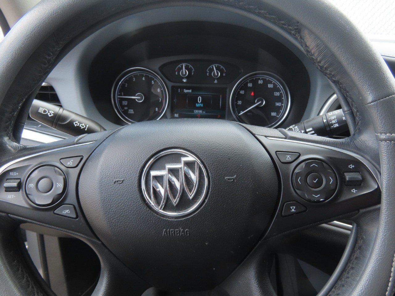 Used 2019 Buick Enclave Essence AWD/4WD image 27