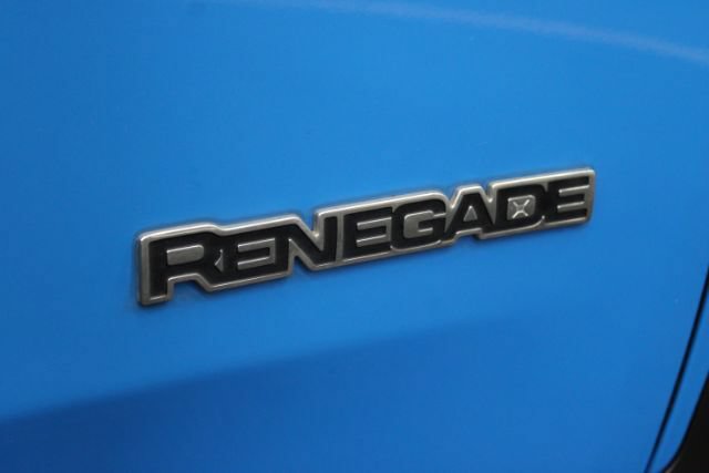 Used 2015 Jeep Renegade Latitude FWD image 7