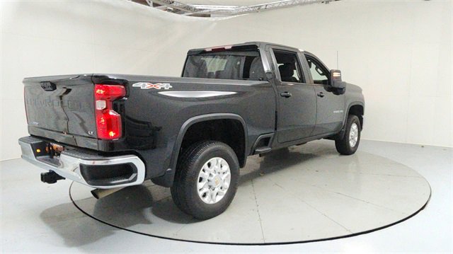 Used 2024 Chevrolet Silverado 2500 LT w/ Convenience Package image 5