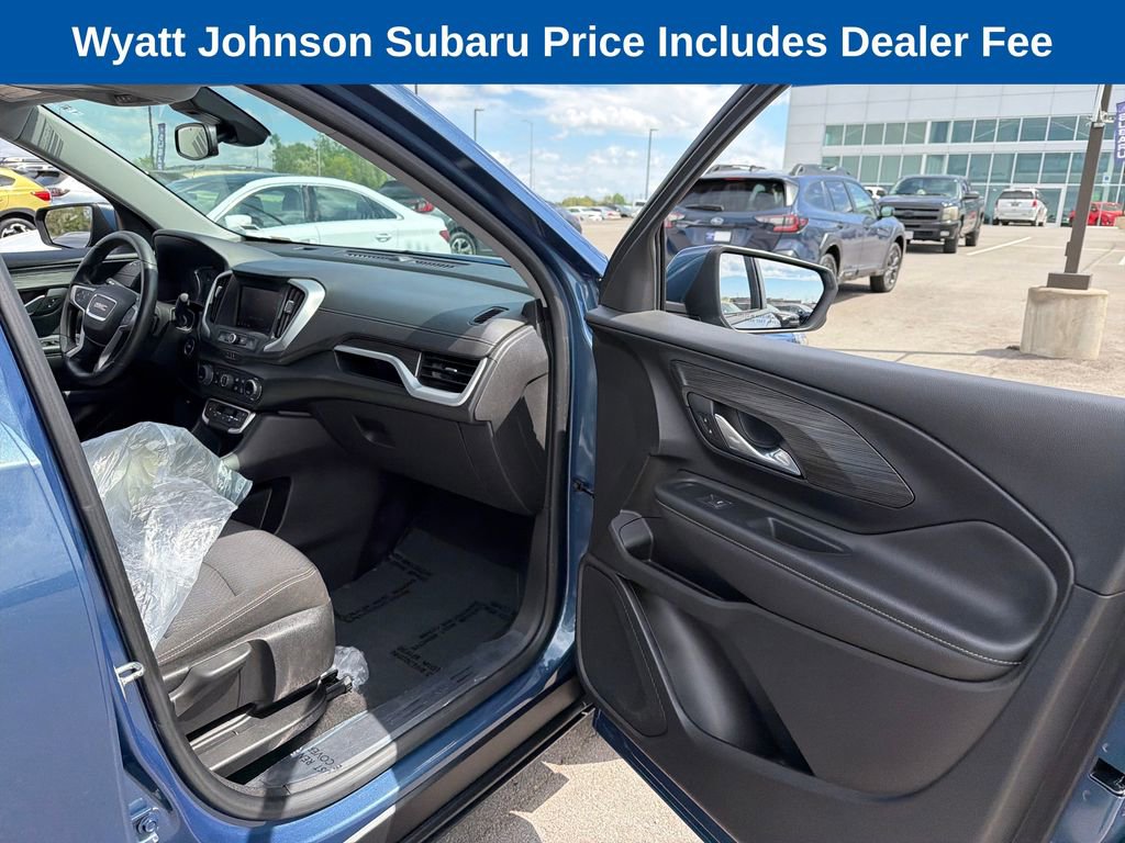 Used 2024 GMC Terrain SLE w/ Driver Convenience Package FWD image 32
