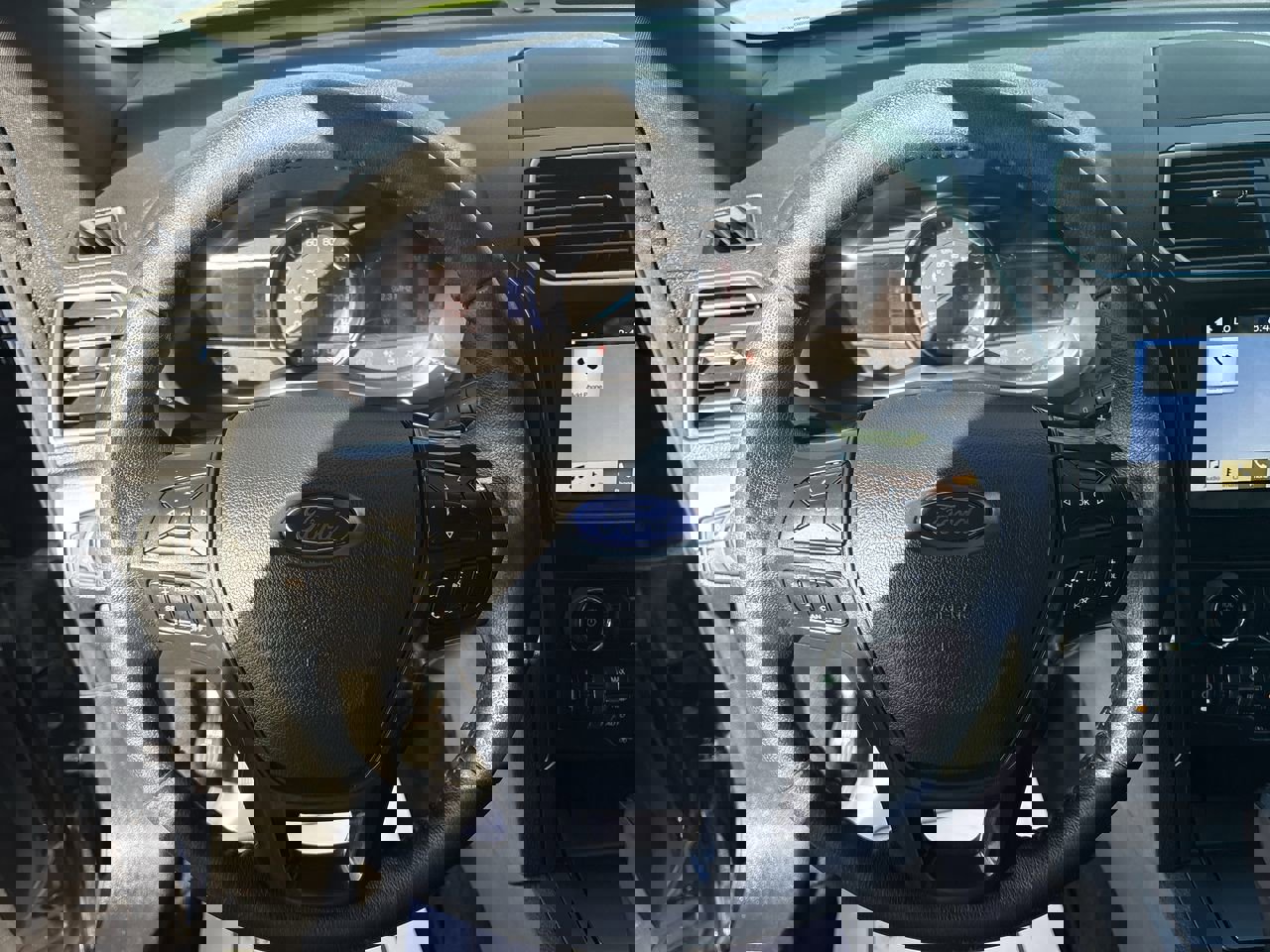 Used 2017 Ford Explorer XLT w/ Equipment Group 201A image 11