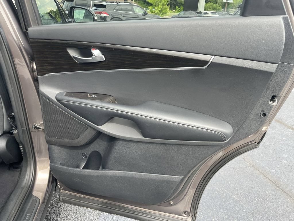 Used 2019 Kia Sorento AWD image 22