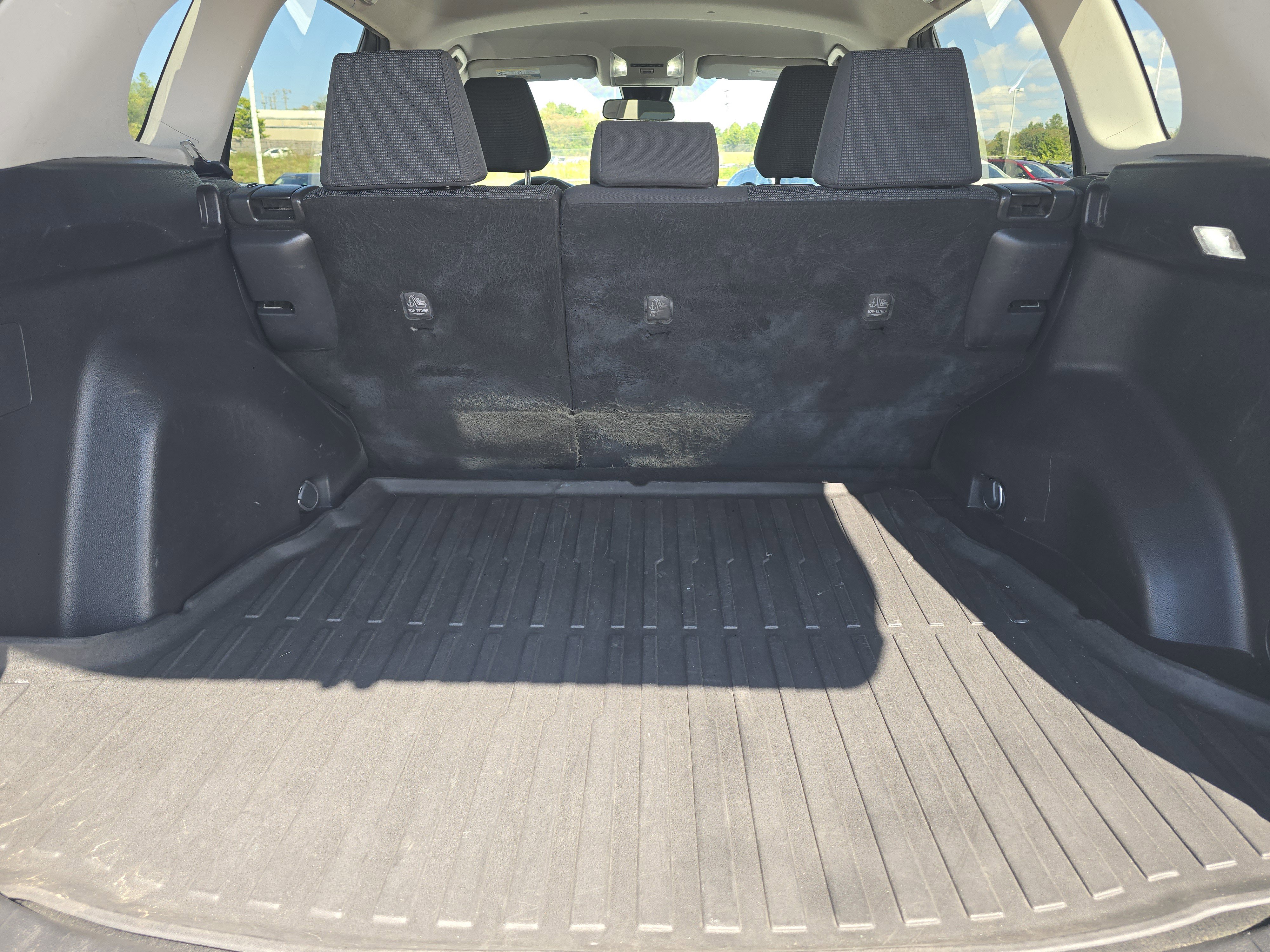 Used 2021 Toyota RAV4 LE image 10