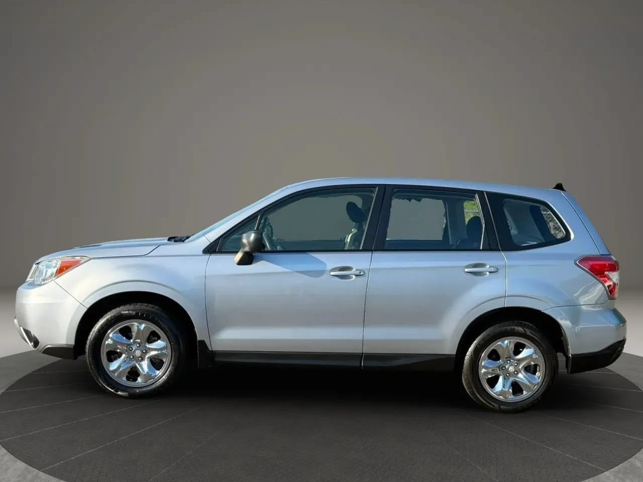 Used 2015 Subaru Forester 2.5i AWD/4WD image 7