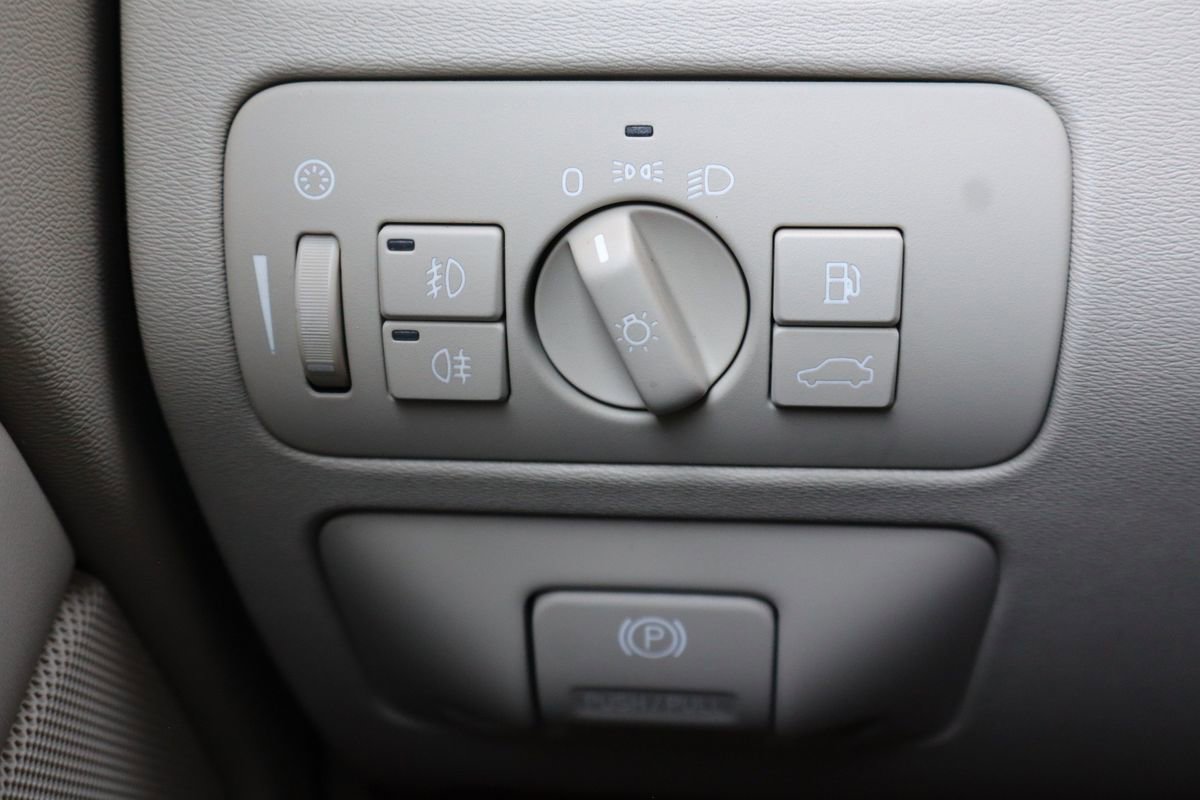 Used 2009 Volvo XC70 T6 image 29