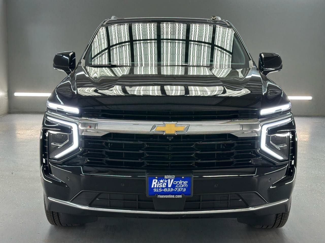 Used 2025 Chevrolet Tahoe LS w/ LPO, Chrome Package AWD/4WD image 2