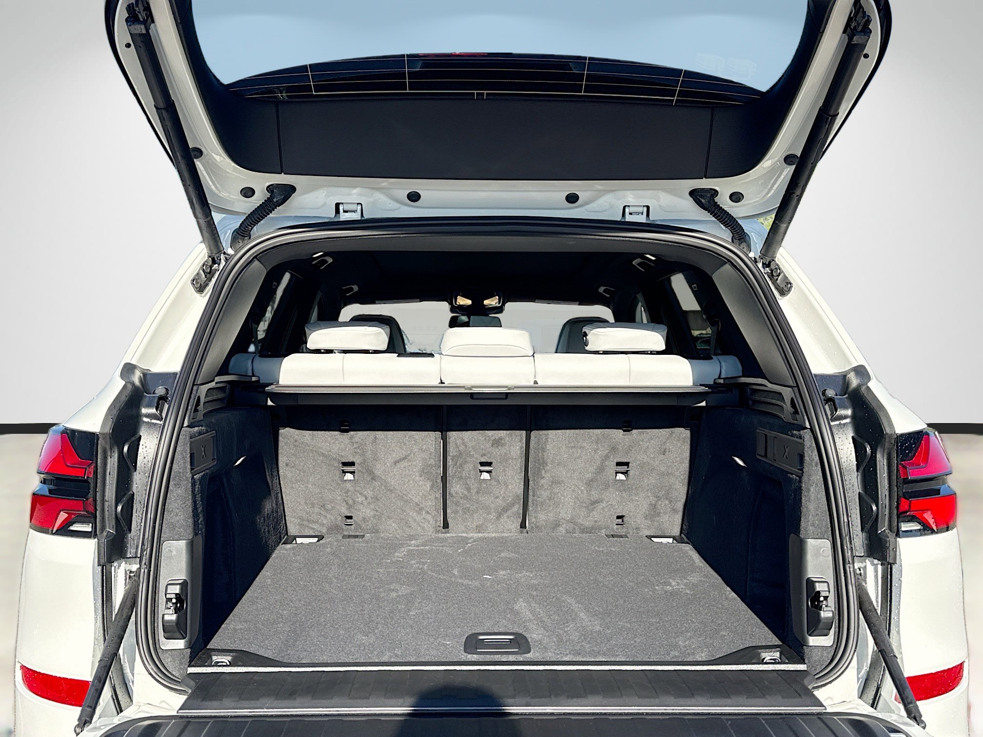 New 2026 BMW X5 xDrive40i w/ M Sport Package image 11