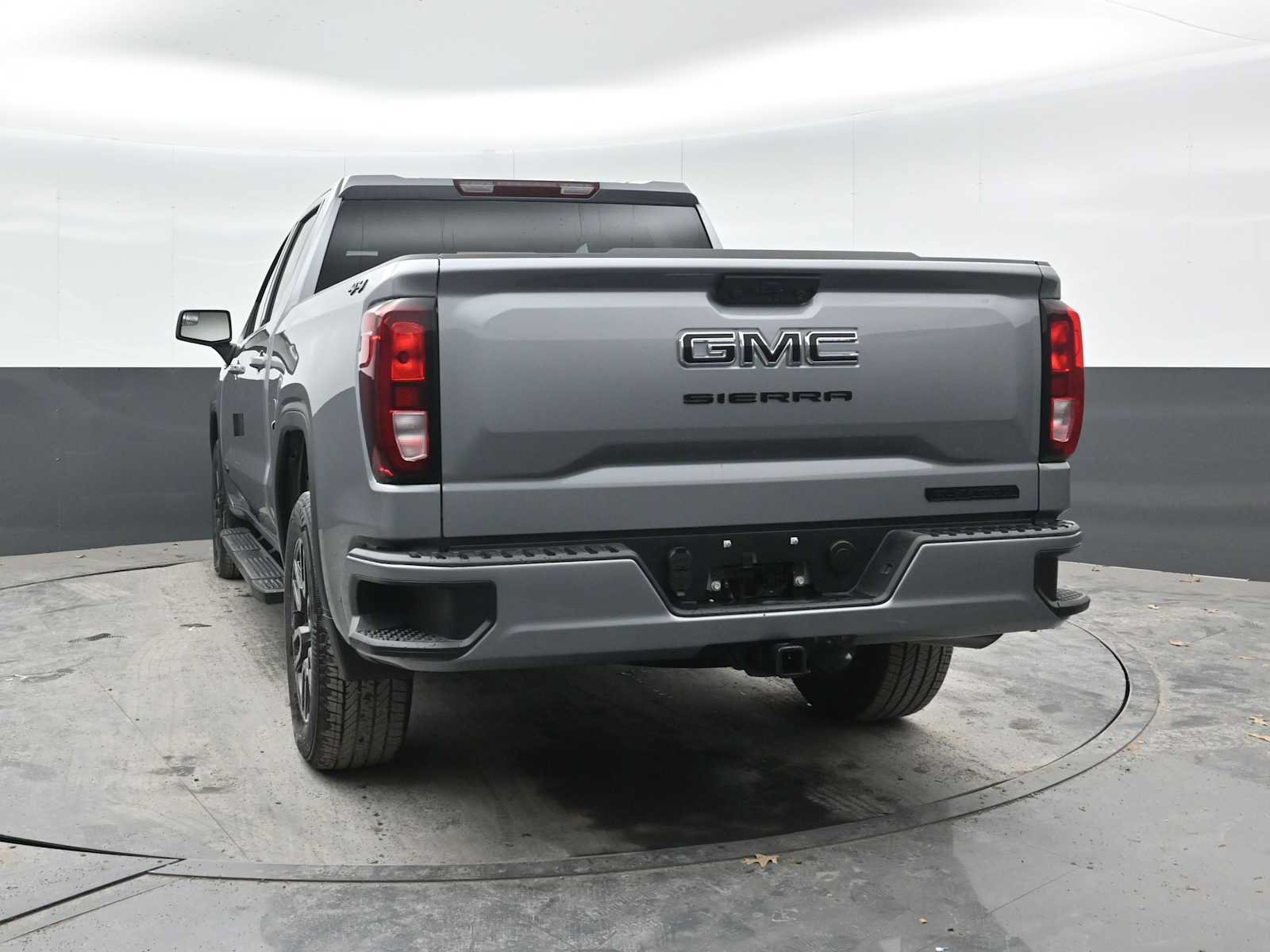 New 2026 GMC Sierra 1500 Elevation w/ LPO, Elevation Black Package AWD/4WD image 11