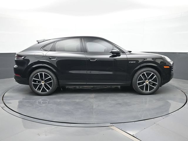 Certified 2024 Porsche Cayenne Coupe AWD/4WD image 24