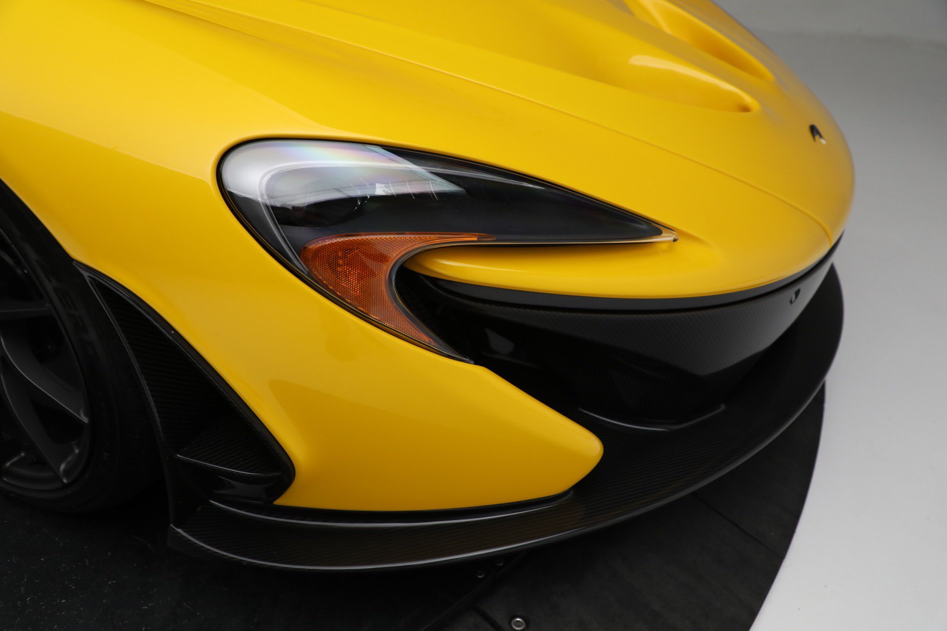 Used 2015 McLaren P1 RWD image 29