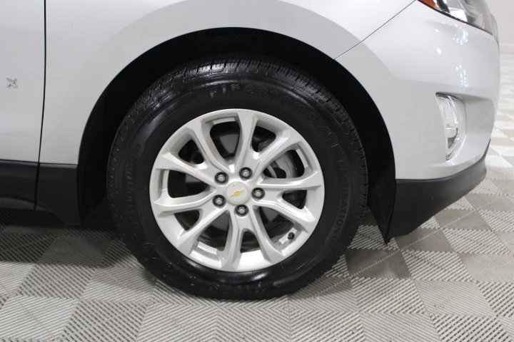 Used 2018 Chevrolet Equinox LT FWD image 43