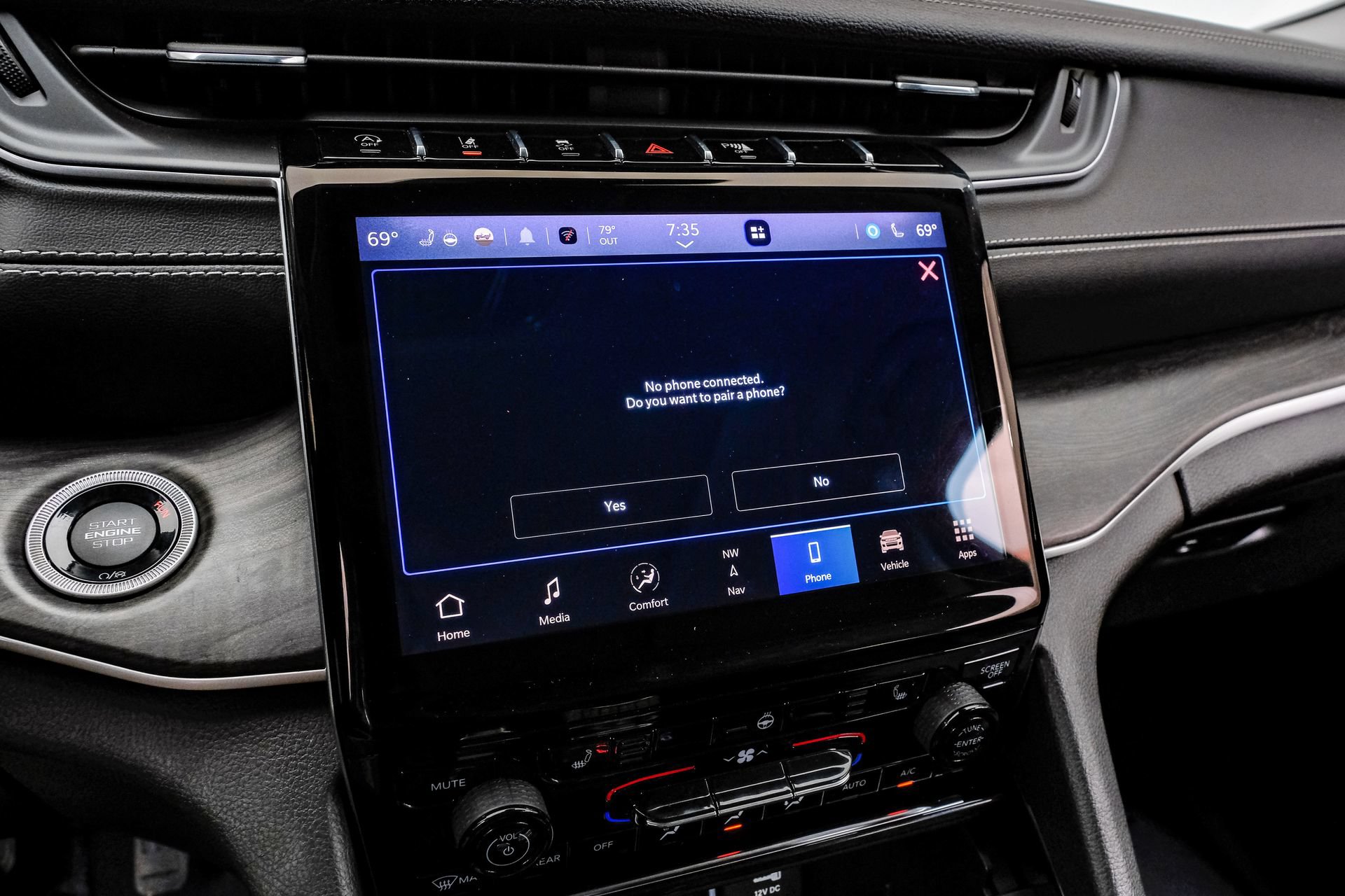 Used 2023 Jeep Grand Cherokee L Limited AWD/4WD image 32