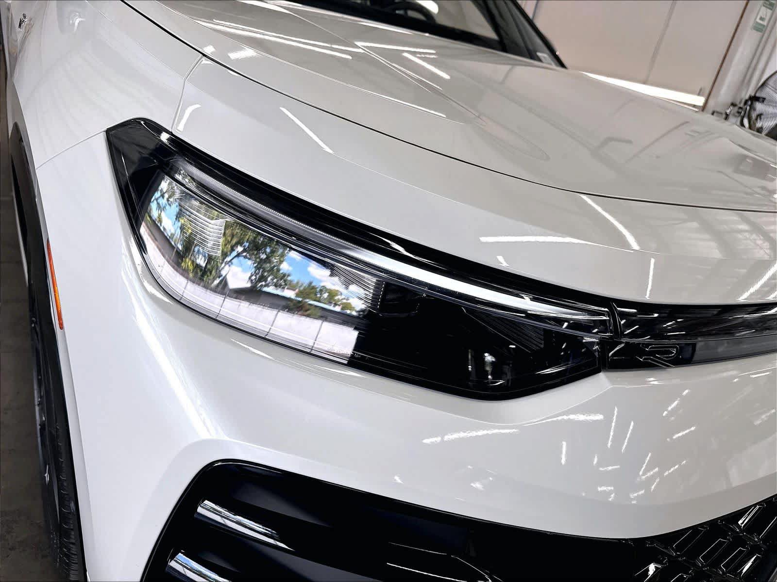 Certified 2026 Volkswagen Tiguan SE R-Line FWD image 31