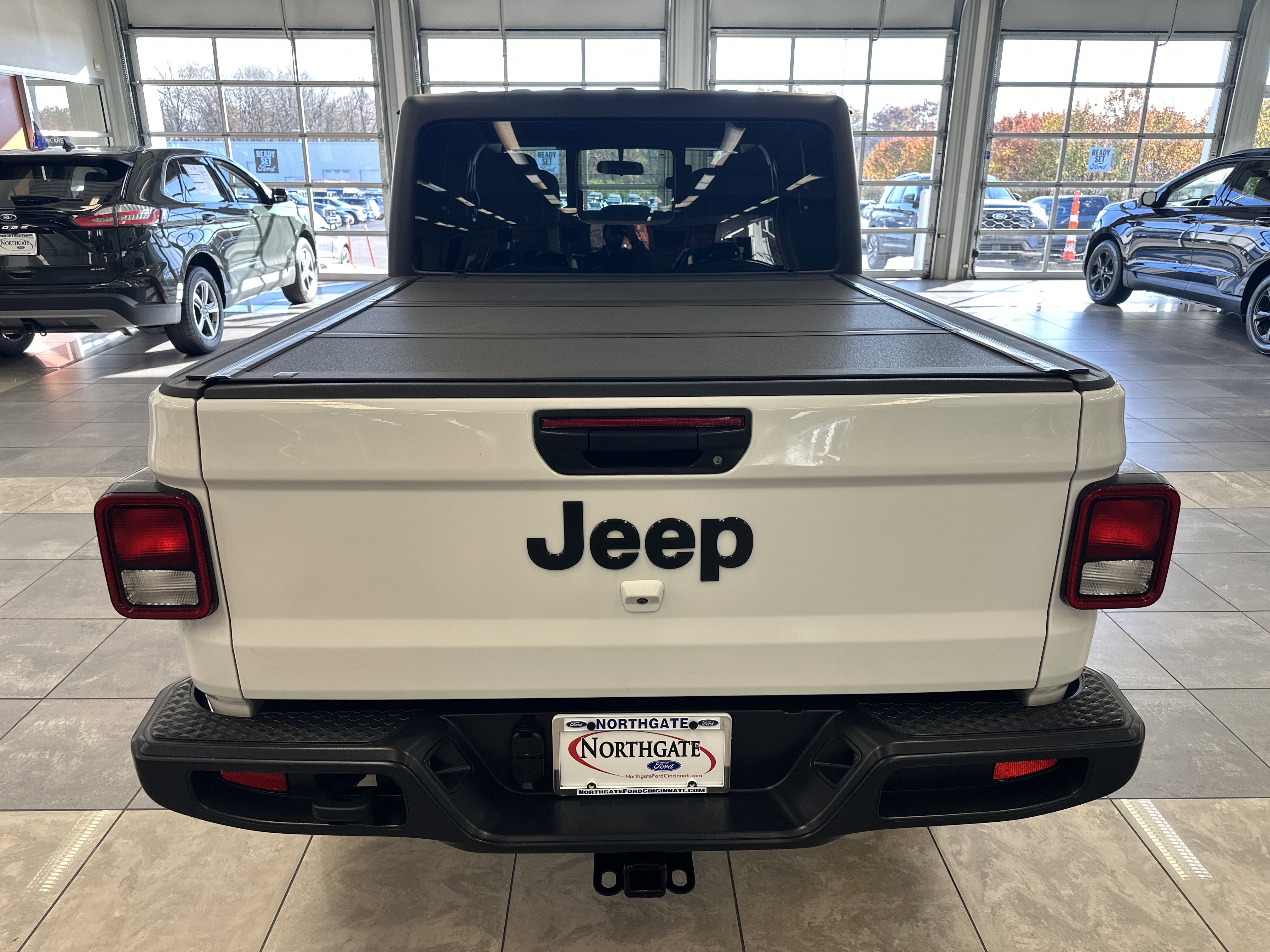 Used 2023 Jeep Gladiator Sport image 13