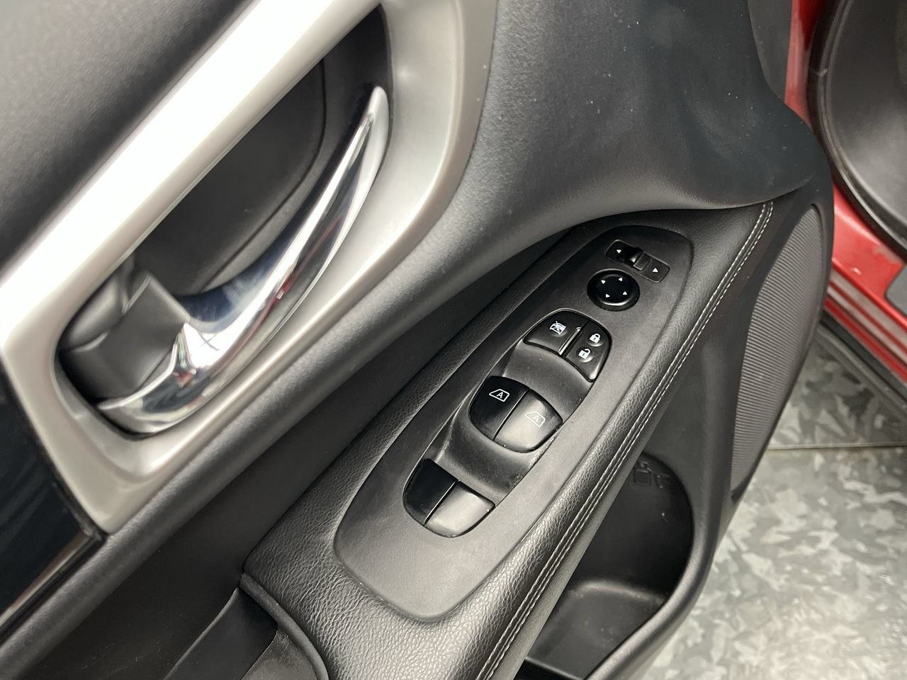 Used 2020 Nissan Pathfinder SV AWD/4WD image 7