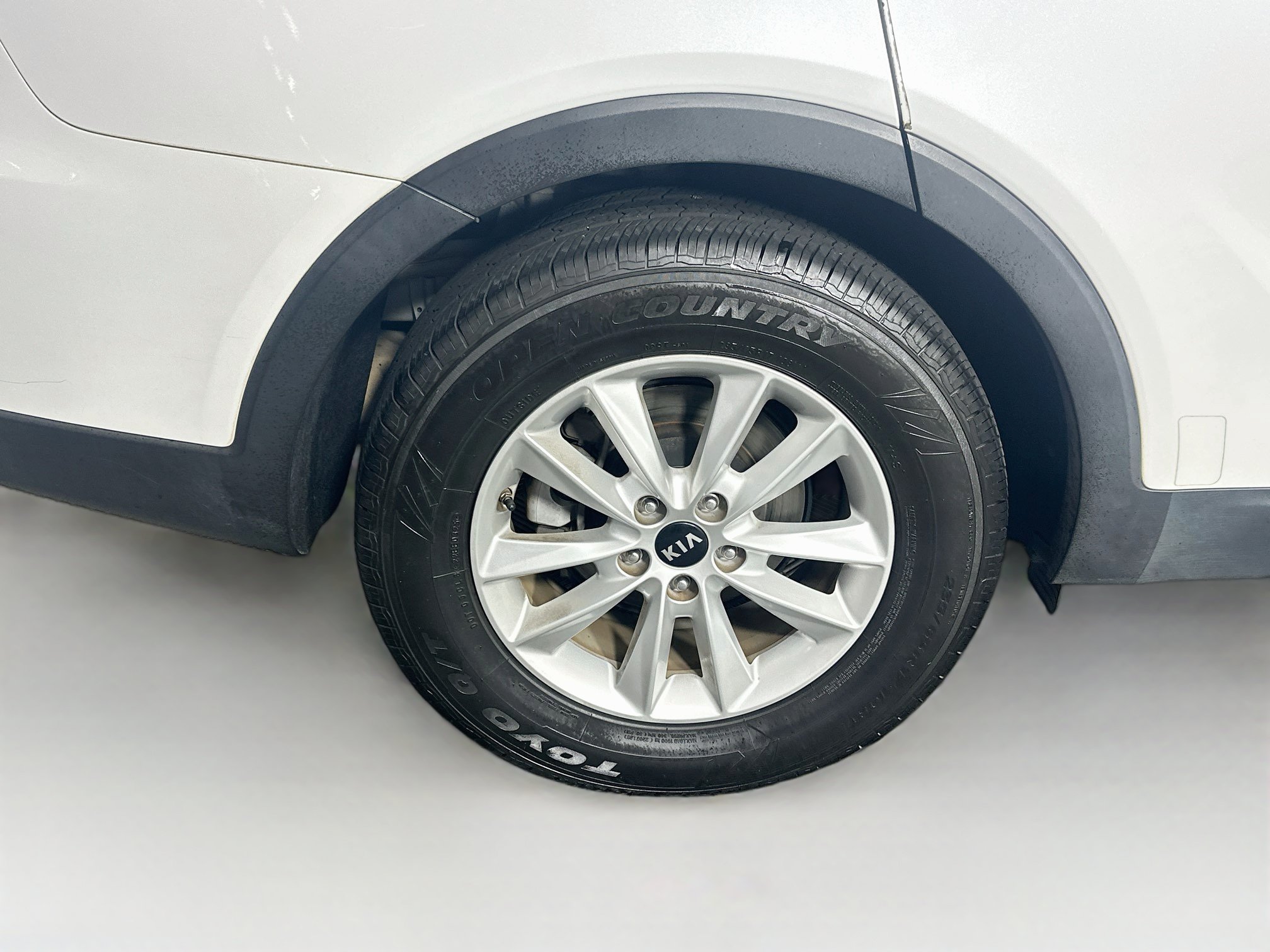 Used 2020 Kia Sorento LX FWD image 11
