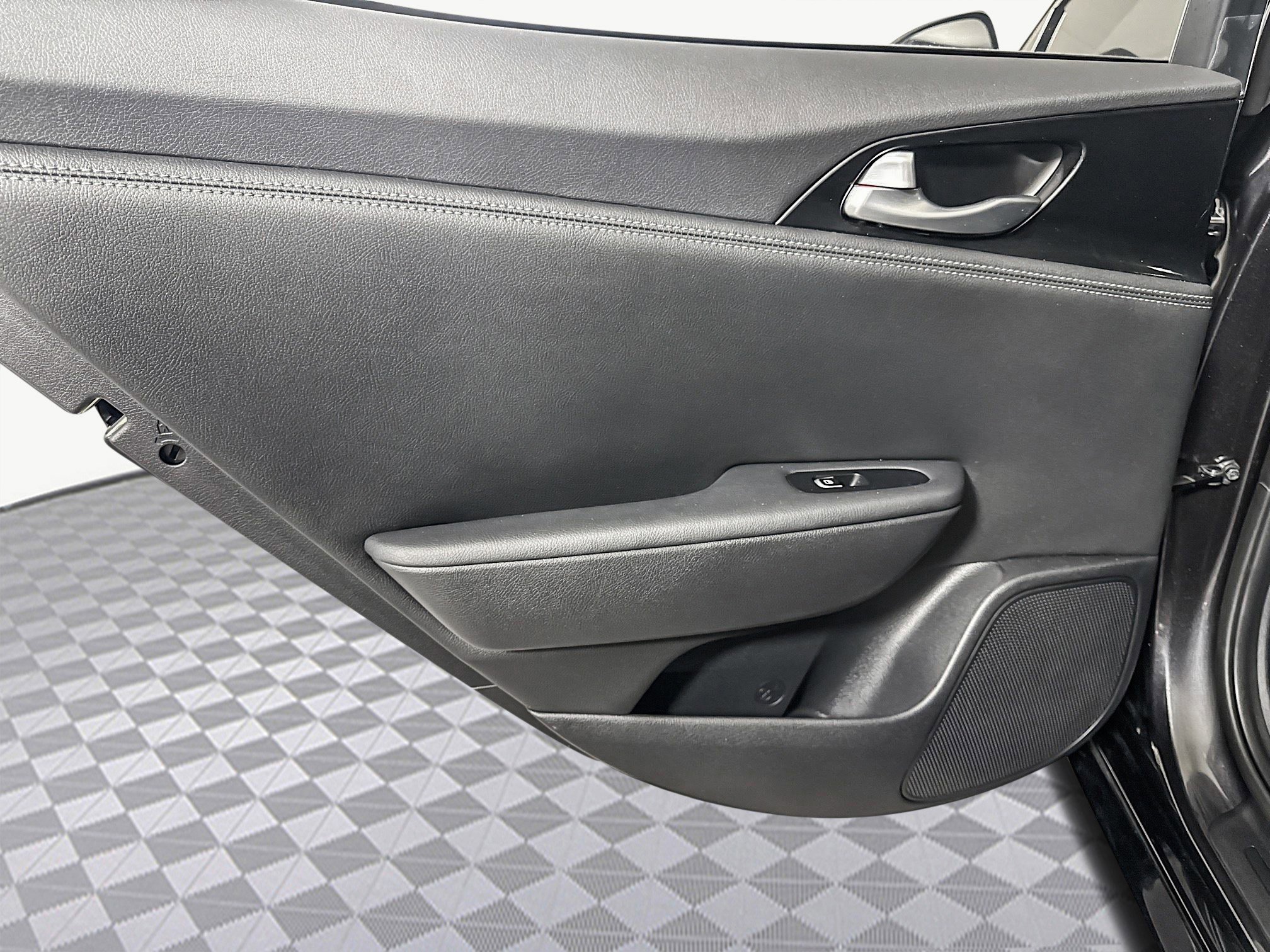 Used 2020 Kia Stinger GT-Line image 26