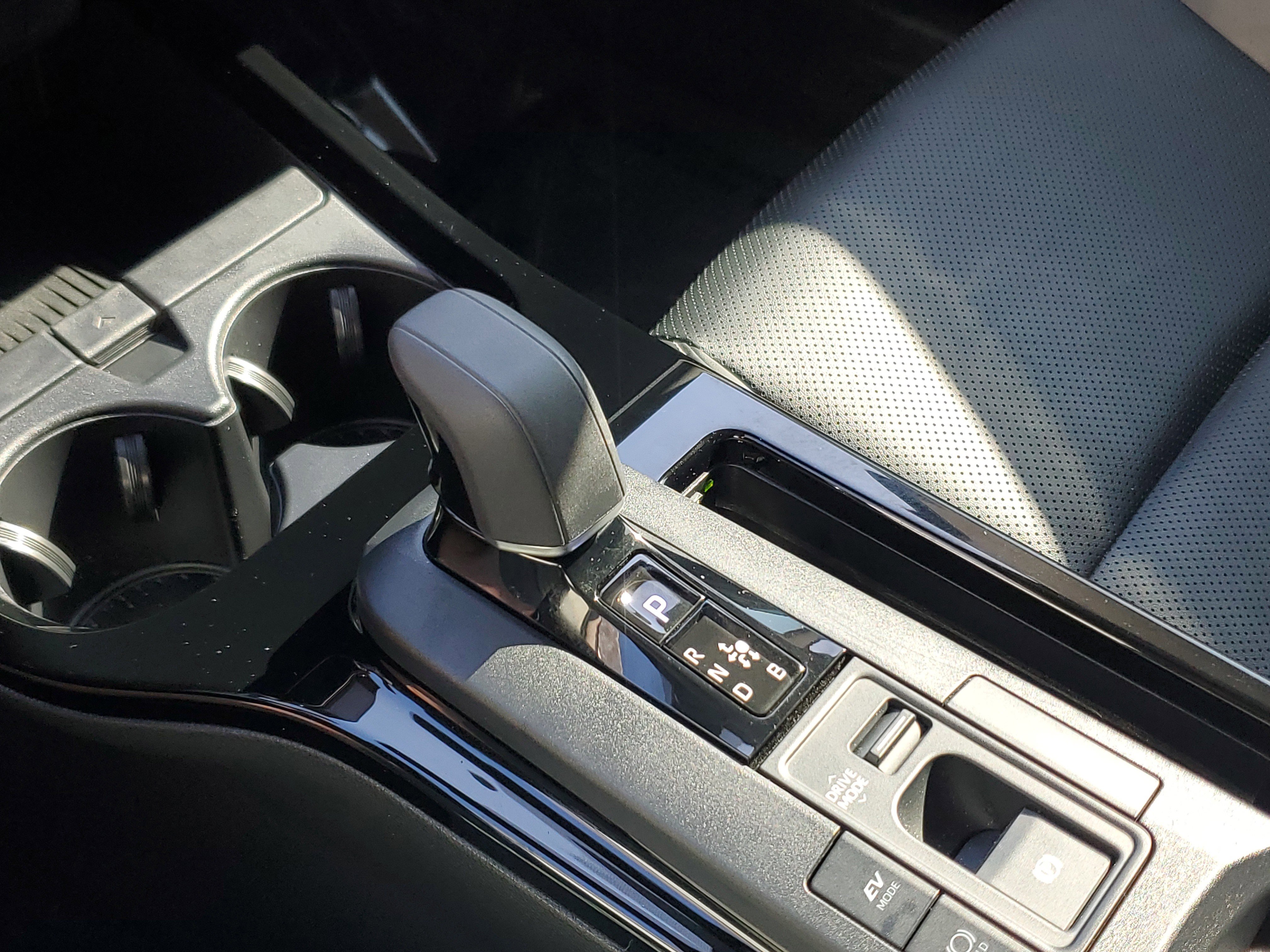 Used 2025 Toyota Prius XLE image 27