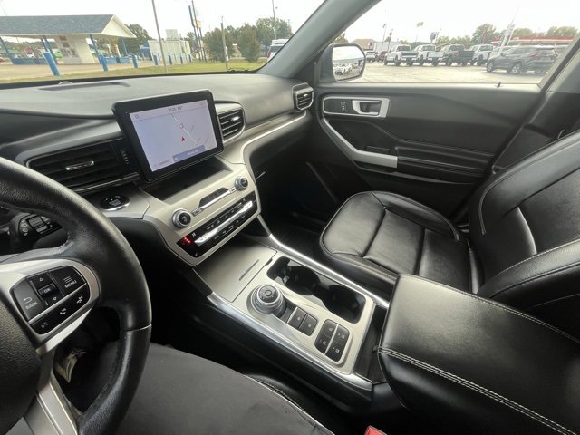Used 2021 Ford Explorer XLT w/ Equipment Group 202A image 14