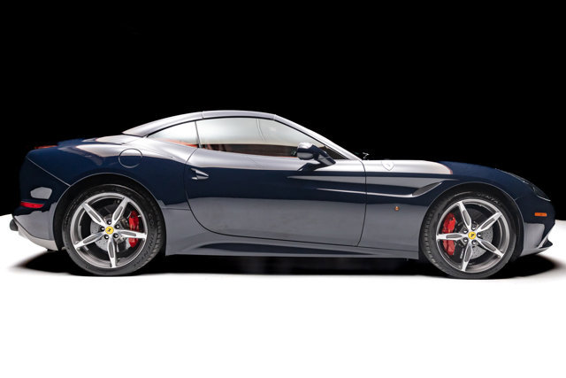 Used 2016 Ferrari California T RWD image 40