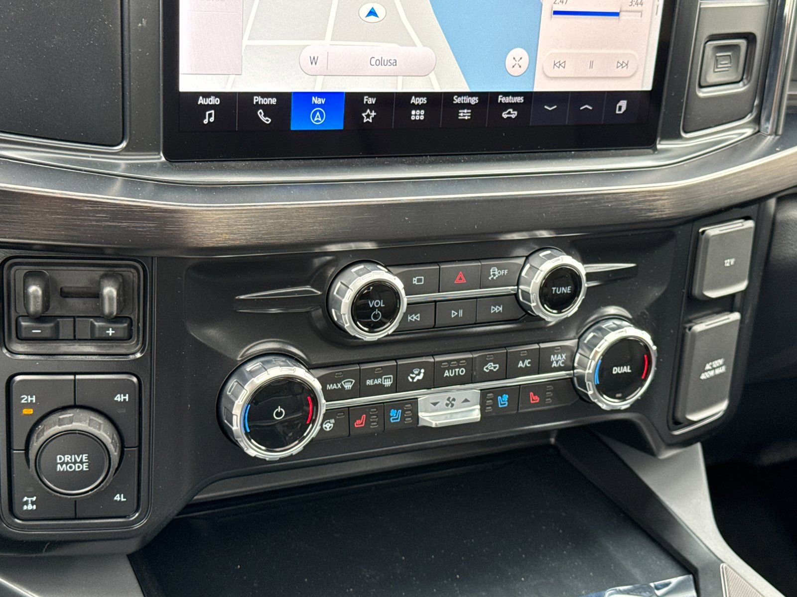 New 2026 Ford F250 Lariat w/ FX4 Off-Road Package image 23