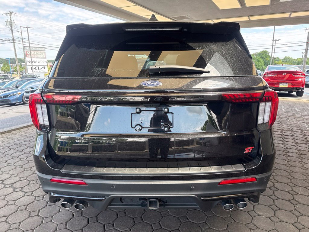 Certified 2025 Ford Explorer ST AWD/4WD image 7
