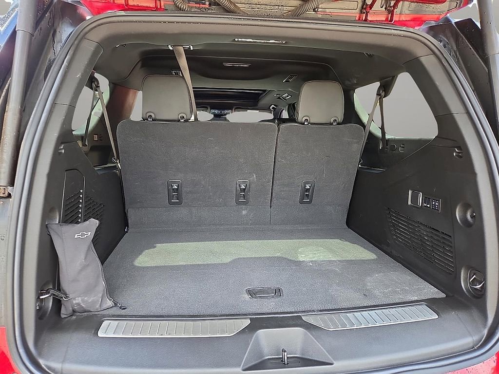 Used 2024 Chevrolet Suburban RST w/ Sport Performance Package image 8