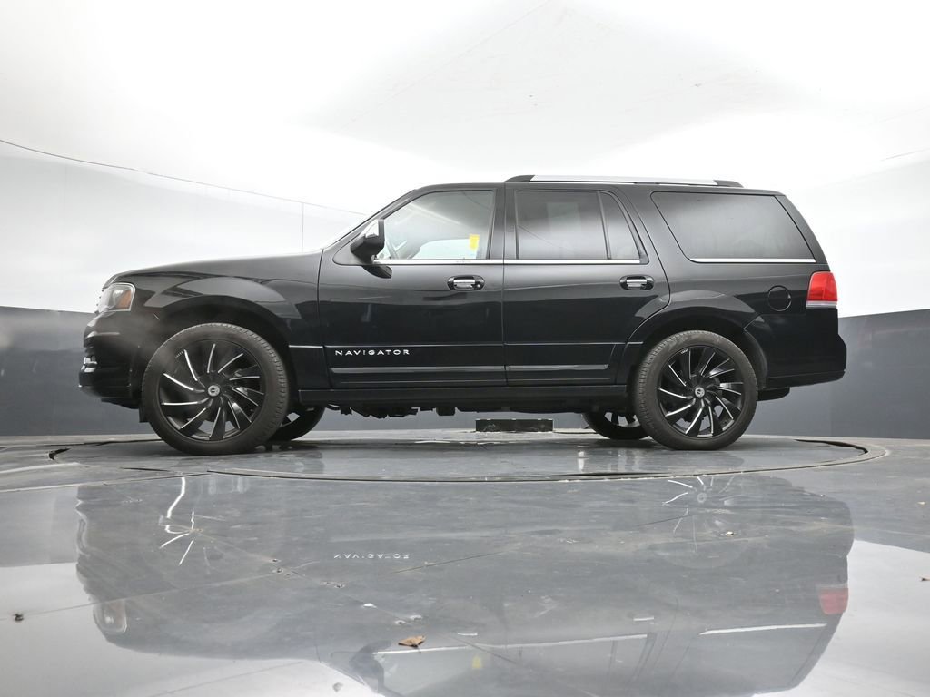 Used 2017 Lincoln Navigator Select image 40