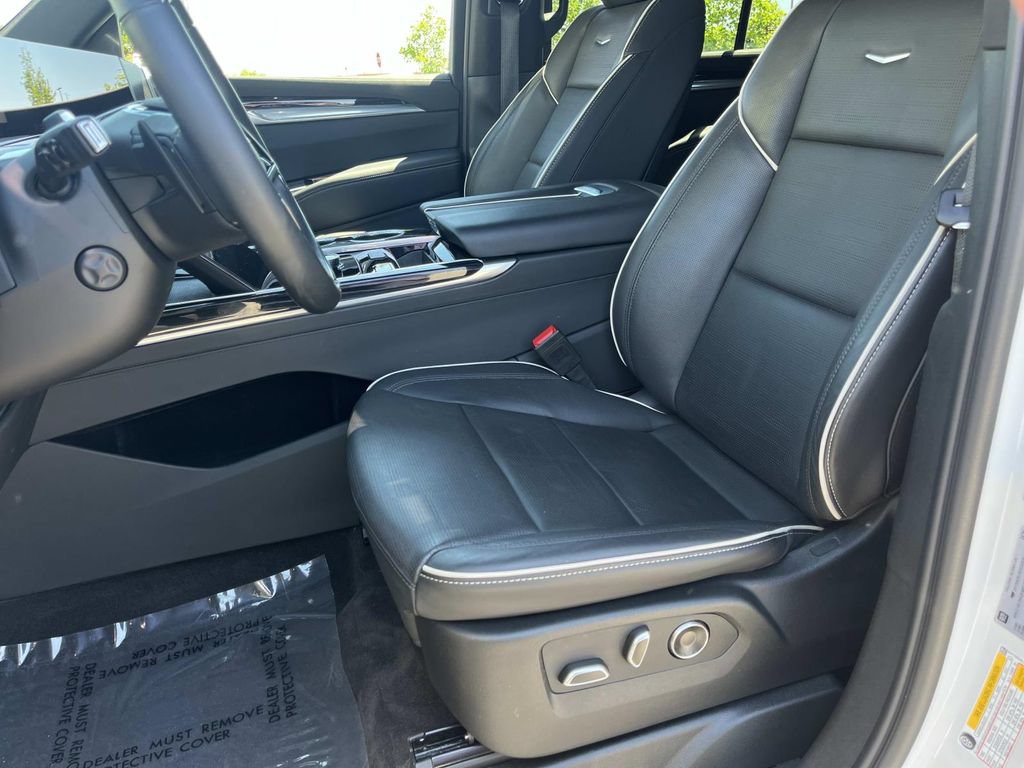 Certified 2025 Cadillac Escalade Sport AWD/4WD image 70