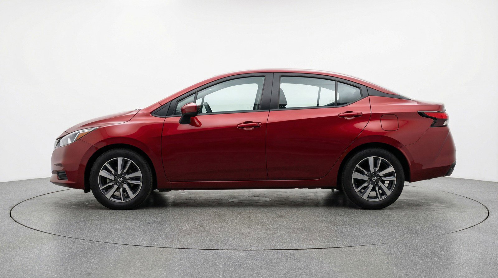 Used 2025 Nissan Versa SV image 5