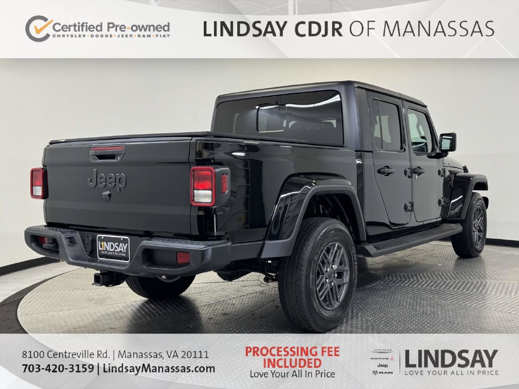 Certified 2024 Jeep Gladiator Sport AWD/4WD image 9