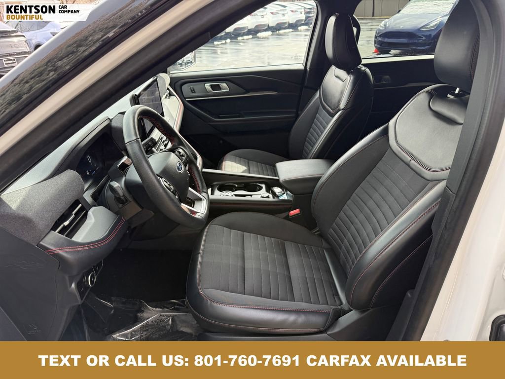 Used 2025 Ford Explorer ST-Line w/ ST-Line Street Pack AWD/4WD image 29