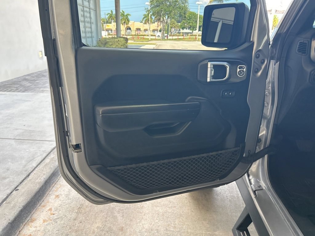 Used 2018 Jeep Wrangler Unlimited Sport S AWD/4WD image 36