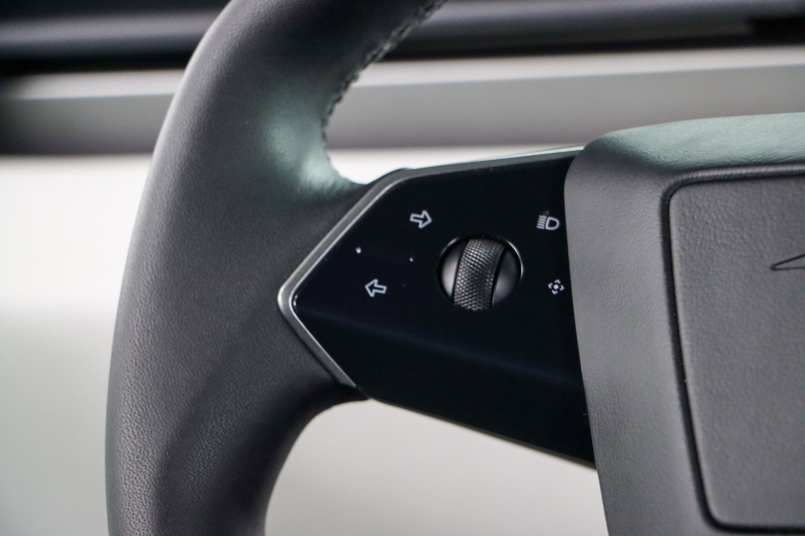 Used 2024 Tesla Cybertruck AWD Crew Cab image 13