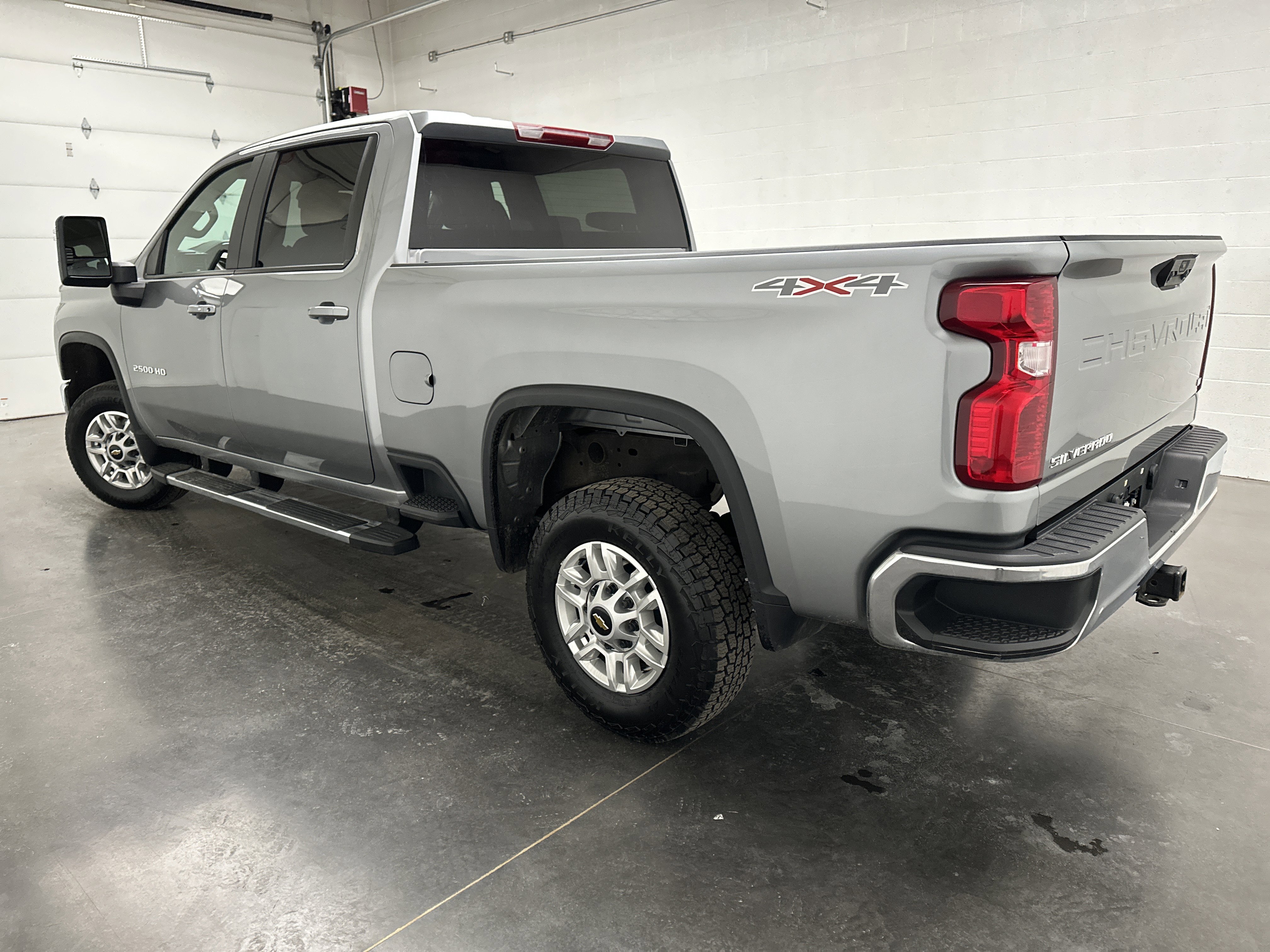 Used 2025 Chevrolet Silverado 2500 LT w/ Convenience Package image 7