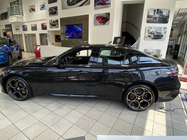 New 2025 Alfa Romeo Giulia AWD w/ Driving Assist Package image 4
