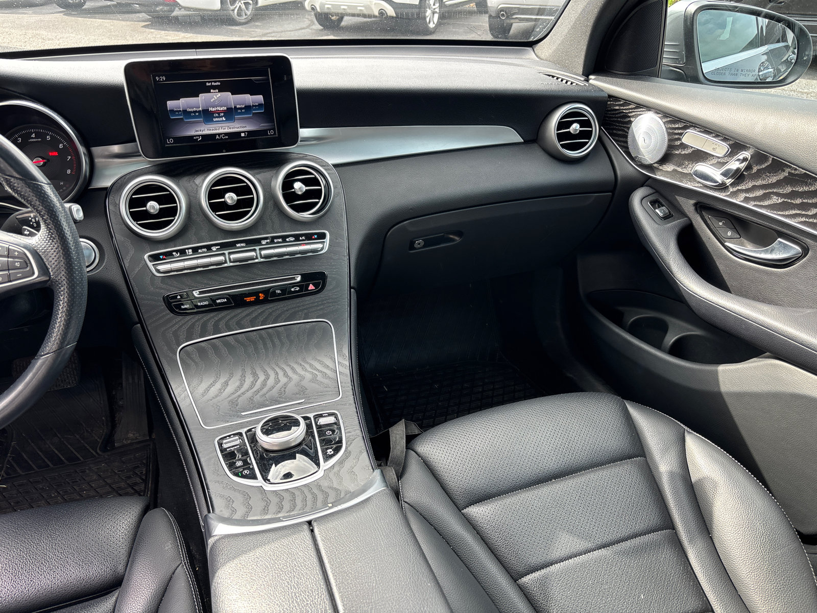 Used 2018 Mercedes-Benz GLC 300 4MATIC image 30