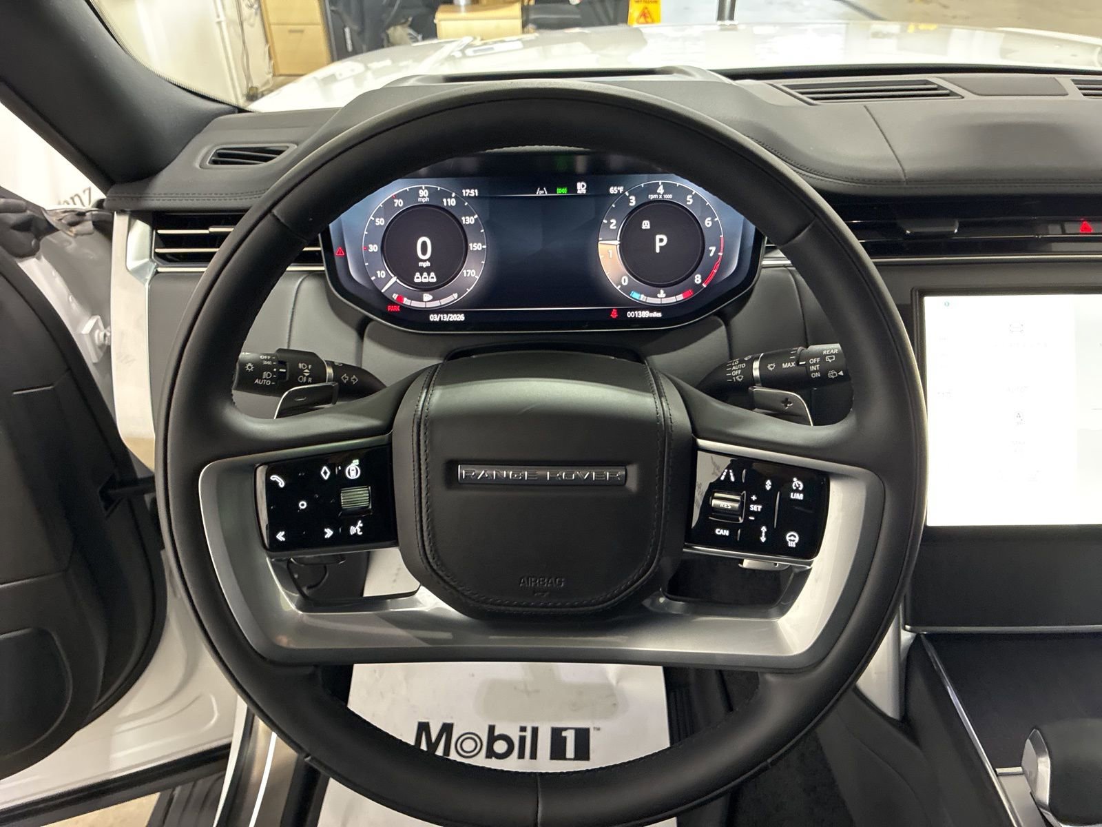 Used 2025 Land Rover Range Rover SE image 20