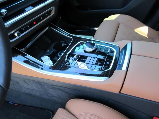 Used 2026 BMW X5 xDrive50e image 19
