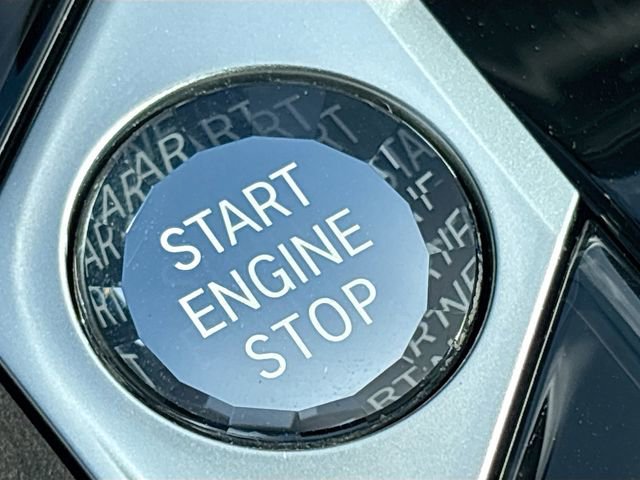 Used 2024 BMW X7 xDrive40i w/ Executive Package image 37