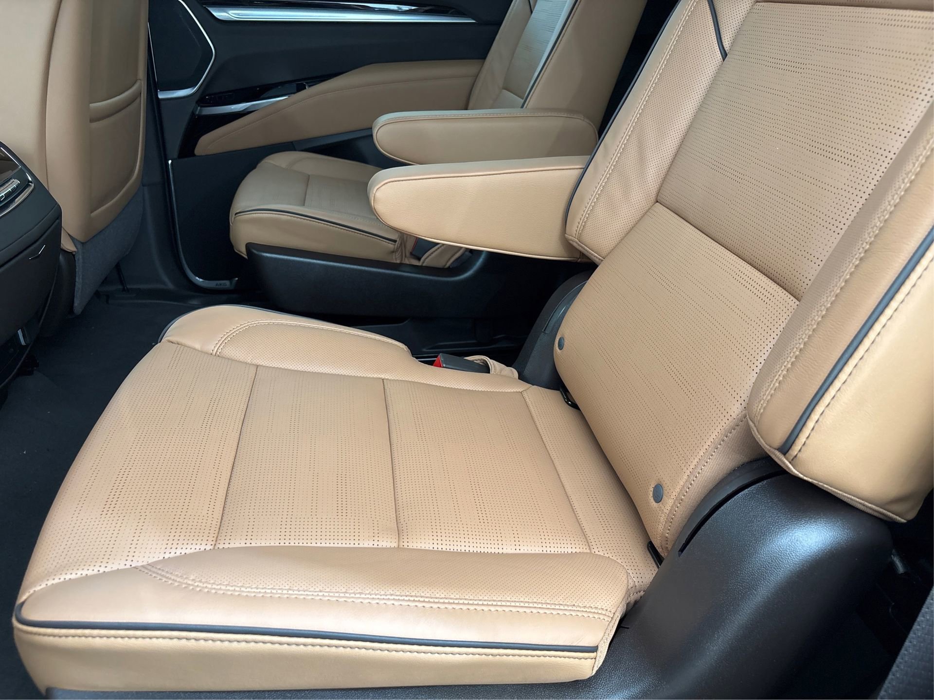 New 2025 Cadillac Escalade Premium Luxury w/ Touring Package image 10