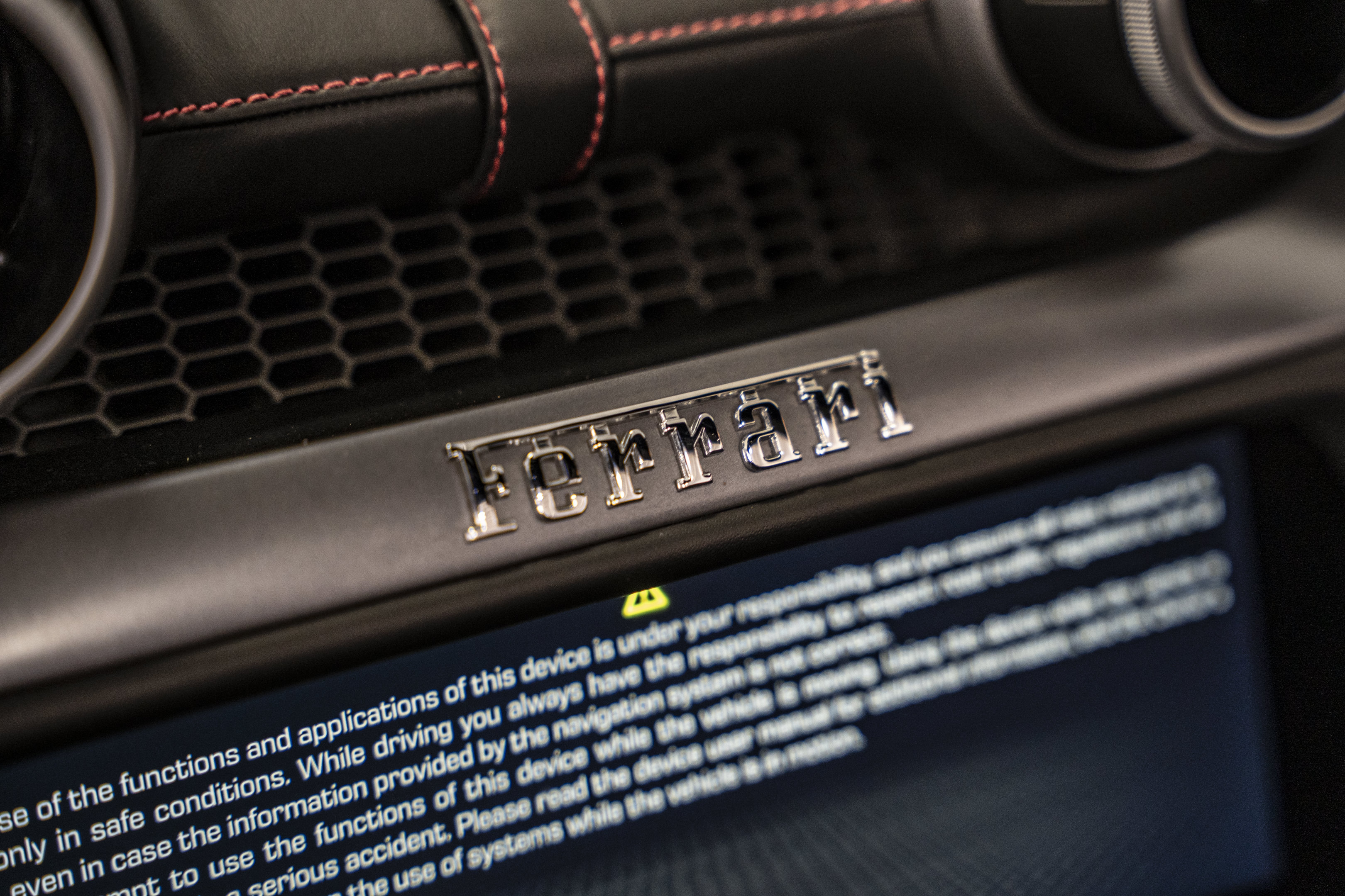 Used 2019 Ferrari Portofino RWD image 35