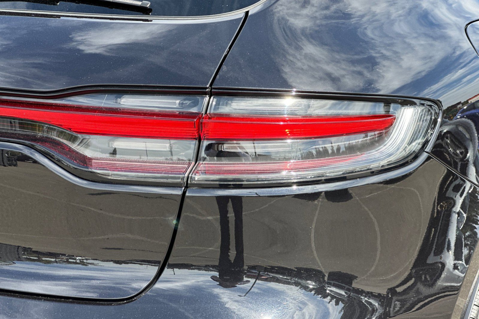 Certified 2025 Porsche Macan image 28