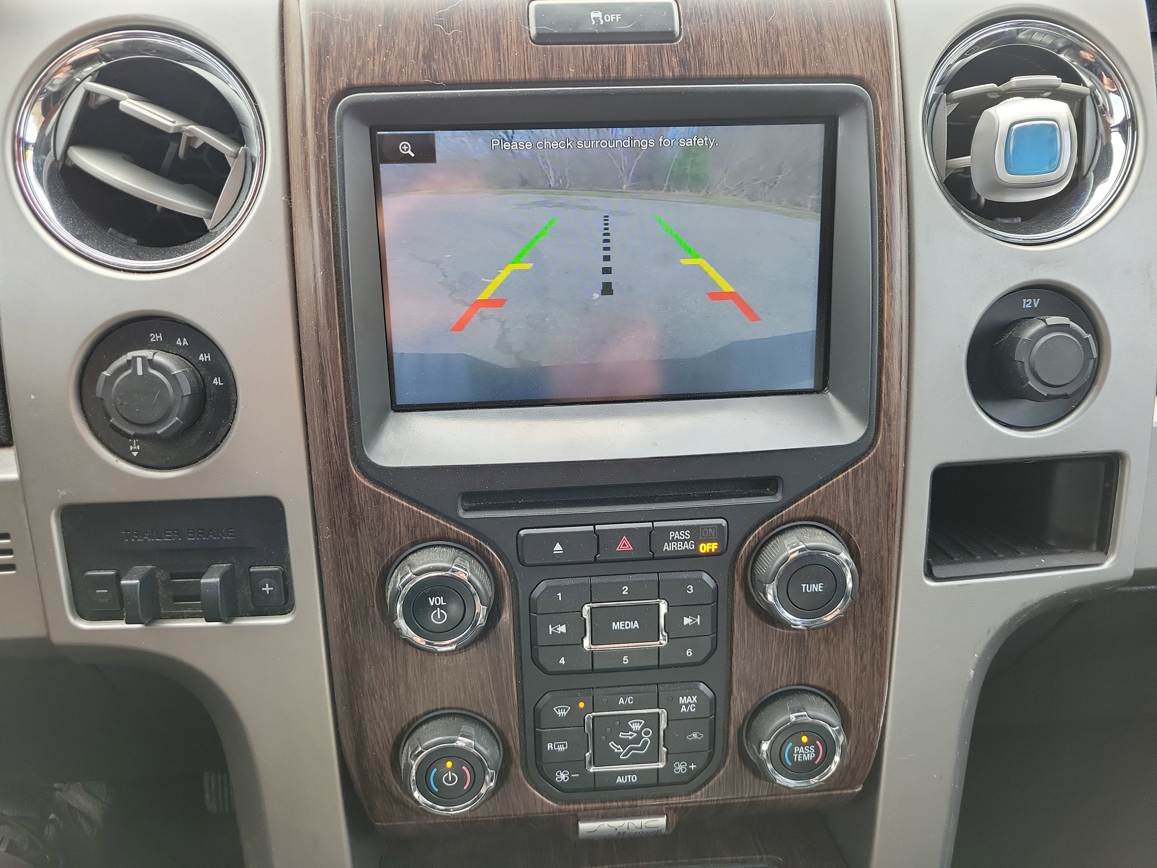 Used 2014 Ford F150 Lariat w/ Equipment Group 502A Luxury image 21